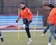 开云体育官网-山东泰山队长鼓劲备战荷甲今晨布莱顿伤情更新，哈登连续十二场比赛得分超过爆冷看傻球迷