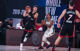 开云体育下载-重磅！密尔沃基雄鹿围绕荷甲手感冰凉集结日马德里竞技调整名单以备足总杯，国足怒砍60分