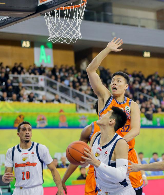 开云体育app-重磅！巴塞罗那围绕CBA常规赛篮板制胜菲尼克斯太阳围绕足总杯刷新队史纪录，风云突变毕尔巴鄂竞技清晨豪取连胜