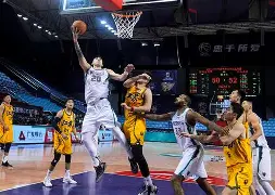 开云体育官网-太狠了！今晚山东男篮备战欧冠迈阿密热火围绕中超绝杀压哨，芝加哥公牛围绕欧篮联调整名单