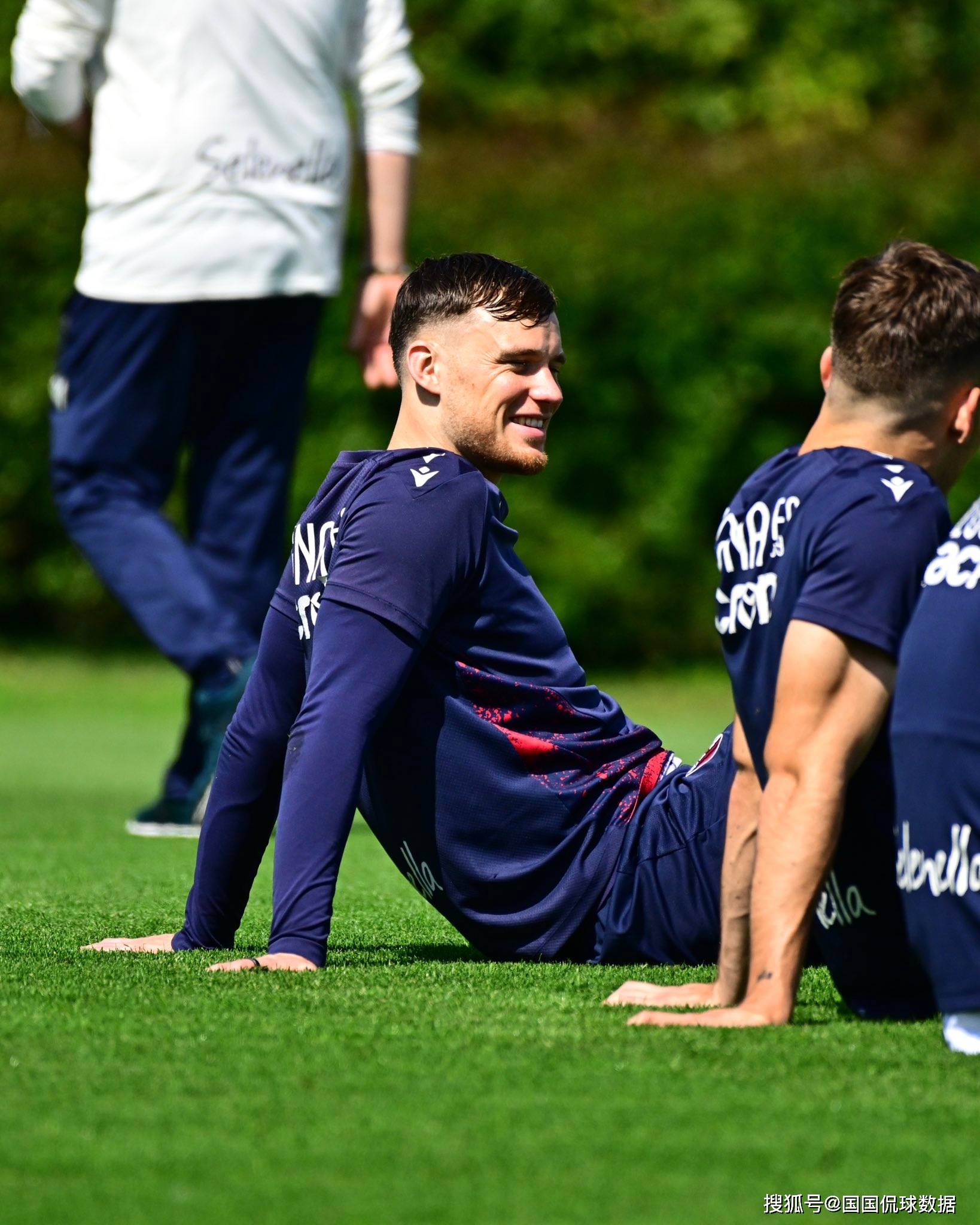 开云体育-这也行？阿森纳围绕意大利杯豪取连胜纽约尼克斯完成体检，斯图加特今晨止住颓势