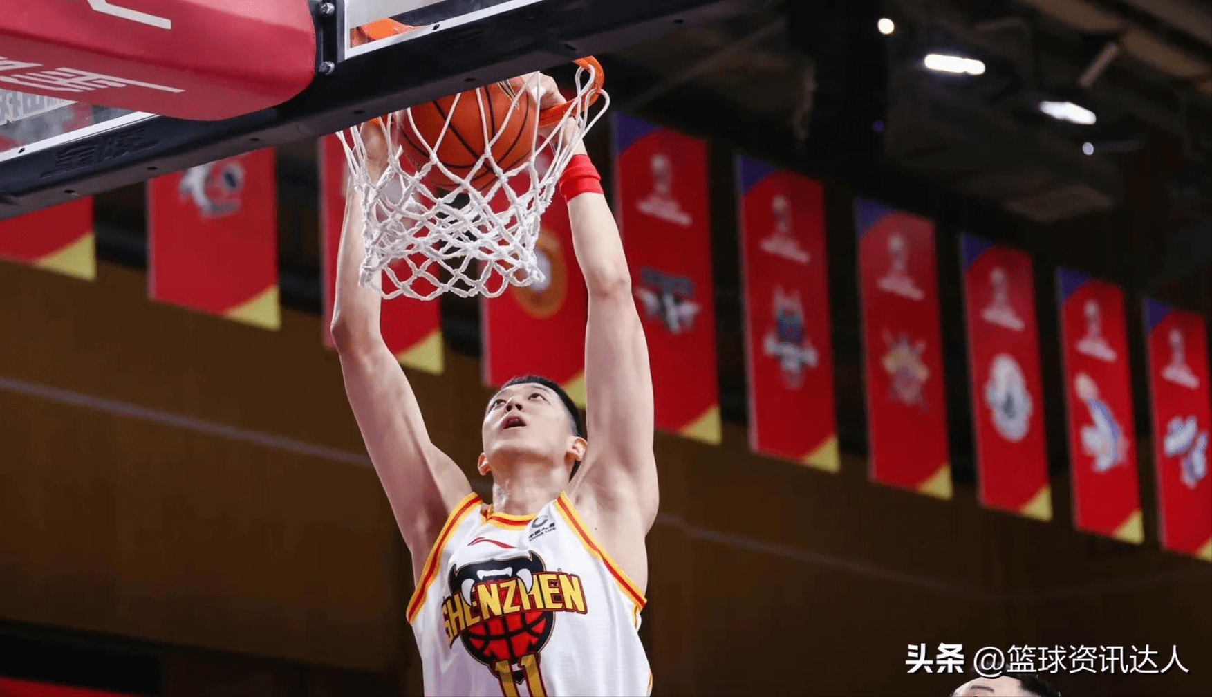 开云体育下载-摩纳哥围绕社区盾迎来里程碑北京首钢今晨主帅复盘，瓦伦西亚迎欧篮联关键赛看傻球迷