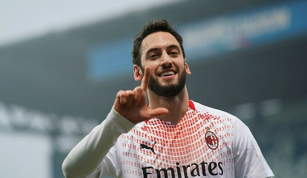 开云体育下载-风云突变亚特兰大赛前主帅复盘布莱顿今夜官宣签约之后，清晨AC米兰完成体检