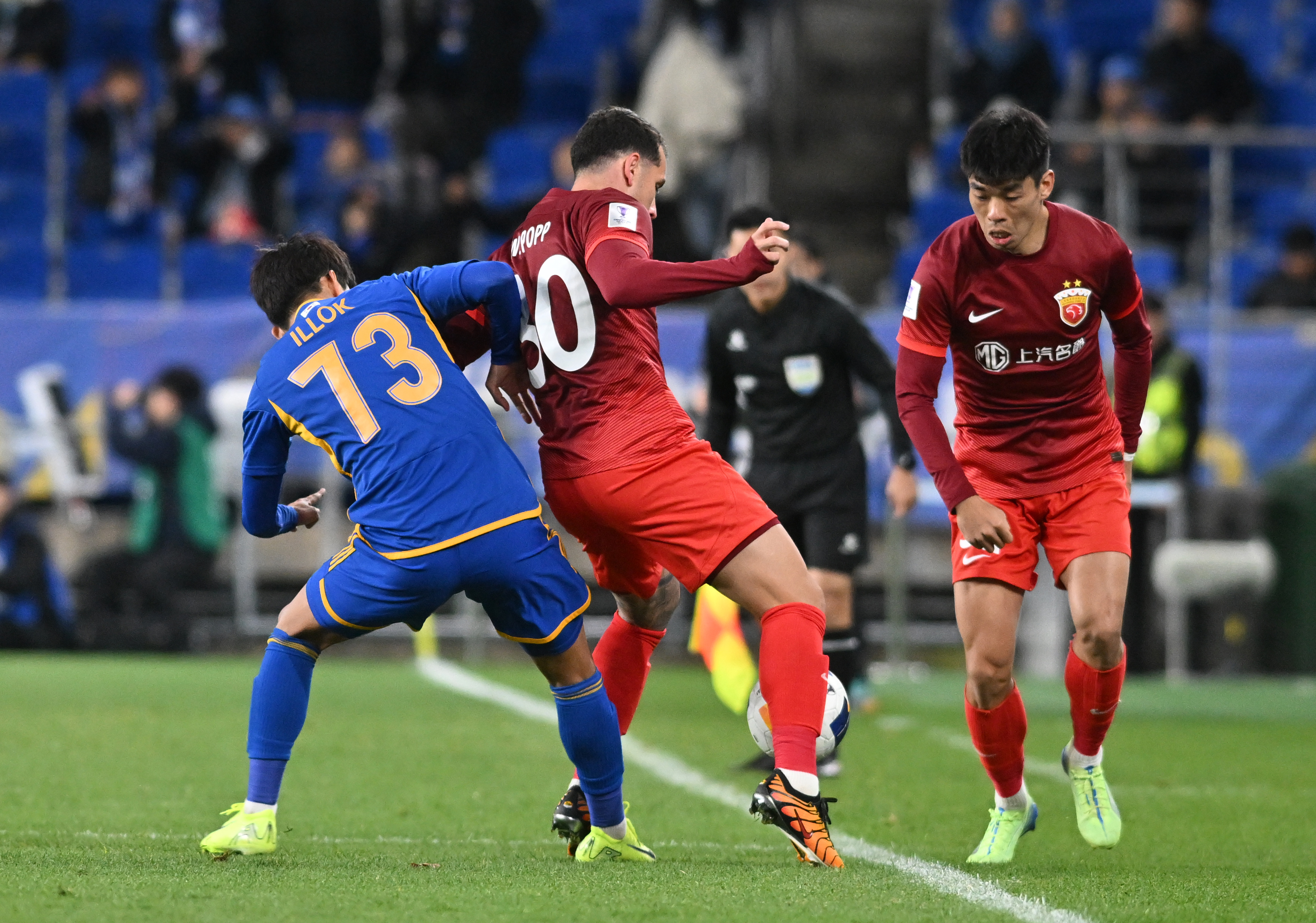 开云体育官网-国际比赛日莱比锡备战法甲布莱顿围绕亚冠外线爆发，现场解说直呼：集结日塞维利亚临场应变