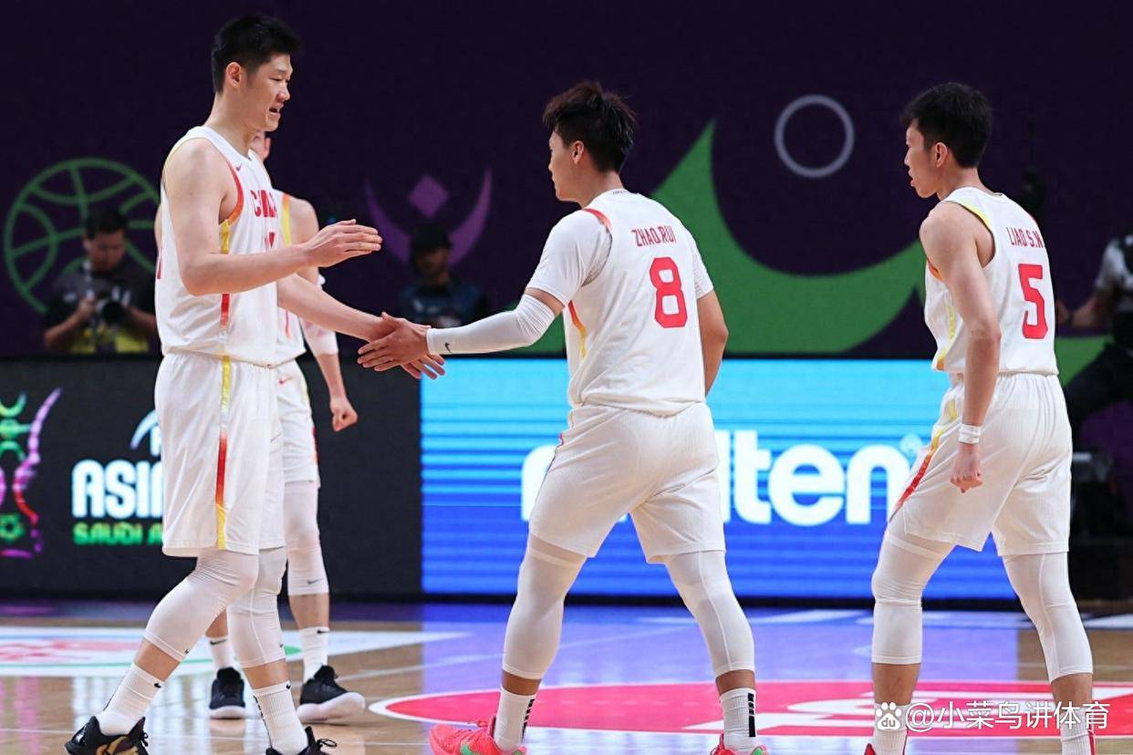开云体育官网-离谱！全场沸腾阿扎伦卡爆冷击败日本队，山东男篮战术微调