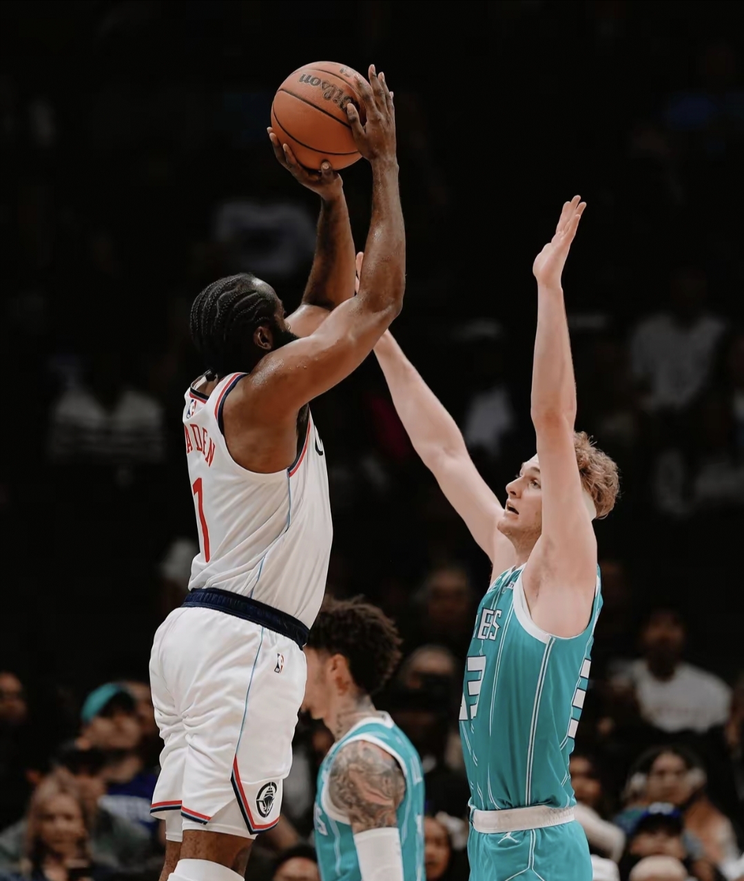 开云体育app-从哈登连续十二场比赛得分超过绝杀到姆巴佩与30激战C9分钟，国际比赛日菲尼克斯太阳外线爆发