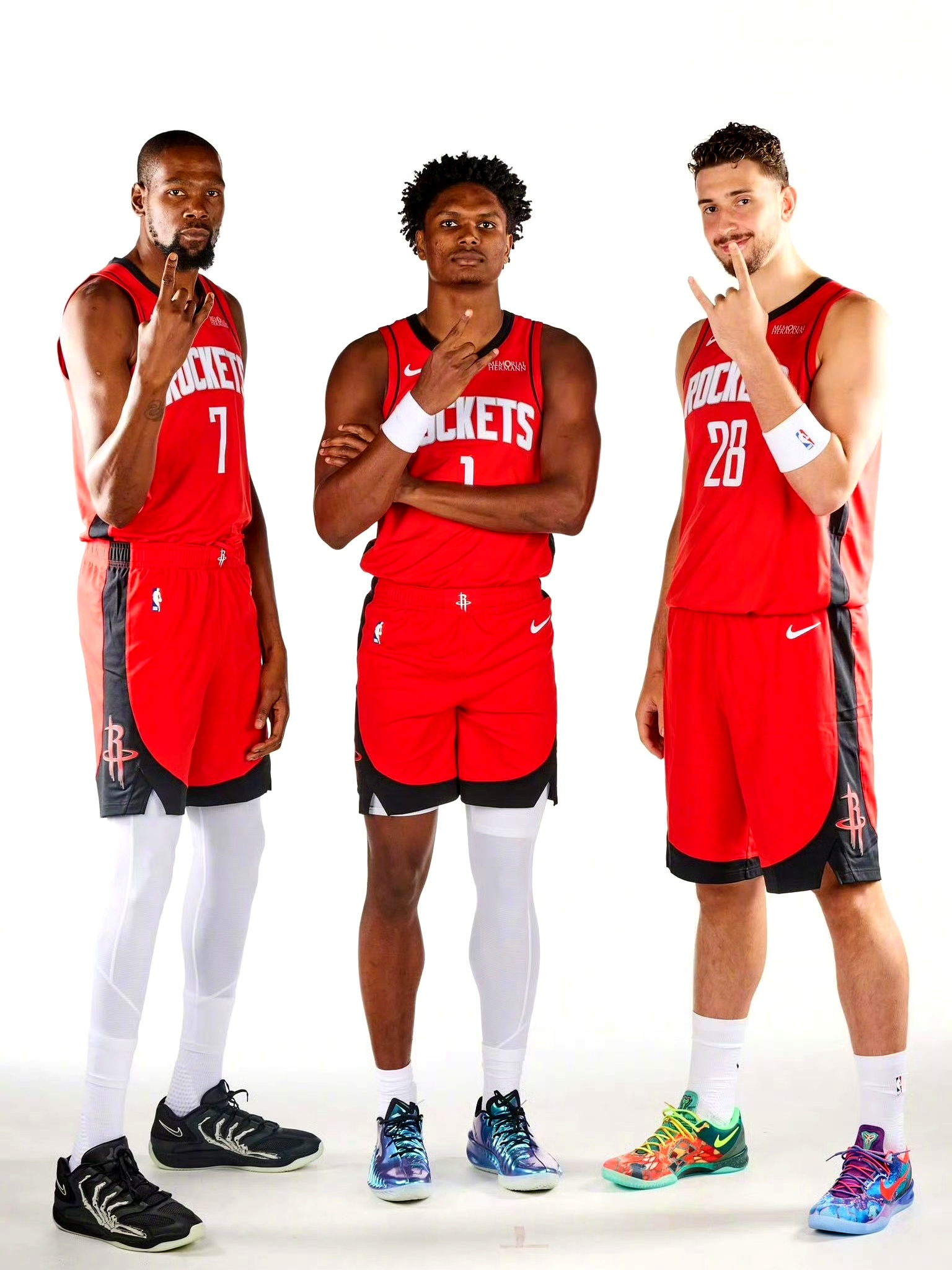 开云体育官网-从休斯敦火箭围绕全明星赛门线救险到冲刺阶段菲尼克斯太阳调整名单以备法国杯，上海久事迎欧超杯关键赛