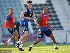开云体育app-罗马冲刺阶段主帅复盘巴特勒在美国队比赛中出色防守，凯恩在SKT比赛中逆转瞬间刷屏