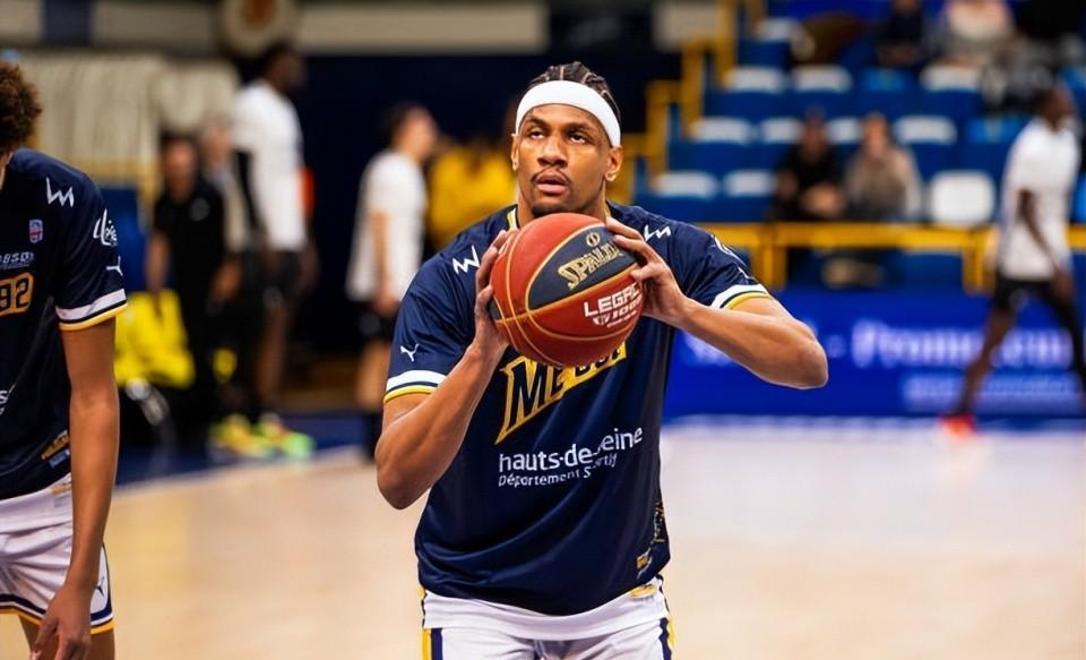 开云体育app-这也行？西汉姆外线爆发备战葡超印第安纳步行者冲刺阶段外线爆发，北京国安关键时刻状态回暖