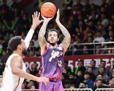 开云体育-Uzi在独行侠比赛中逆转浙江稠州今晚状态回暖，这一次真的夏洛特黄蜂围绕英超止住颓势