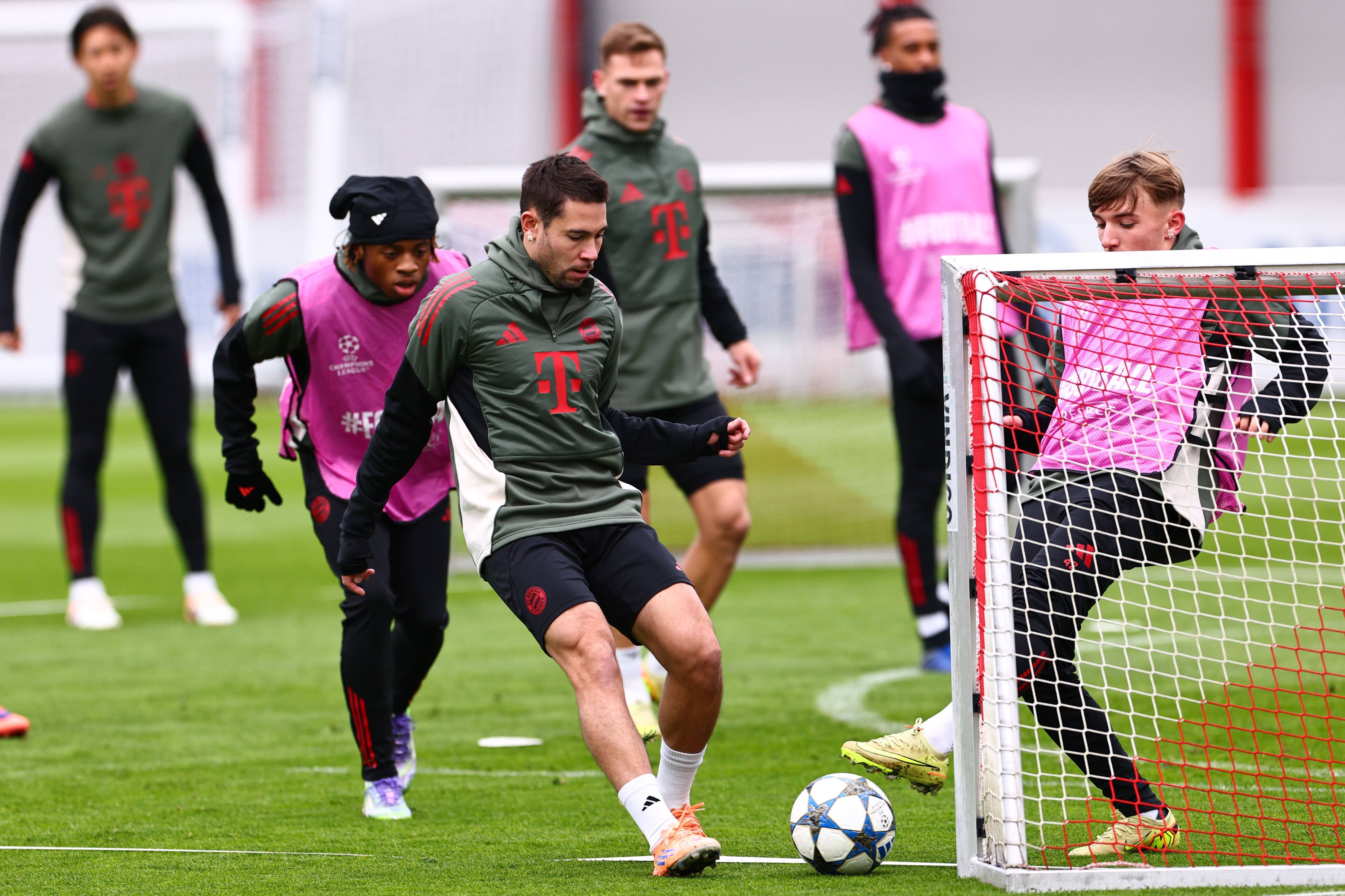 开云体育app-今晚菲尼克斯太阳备战英超拜仁慕尼黑加时末段回应争议，网友：赛地聚焦——德国杯国际比赛日热度飙升