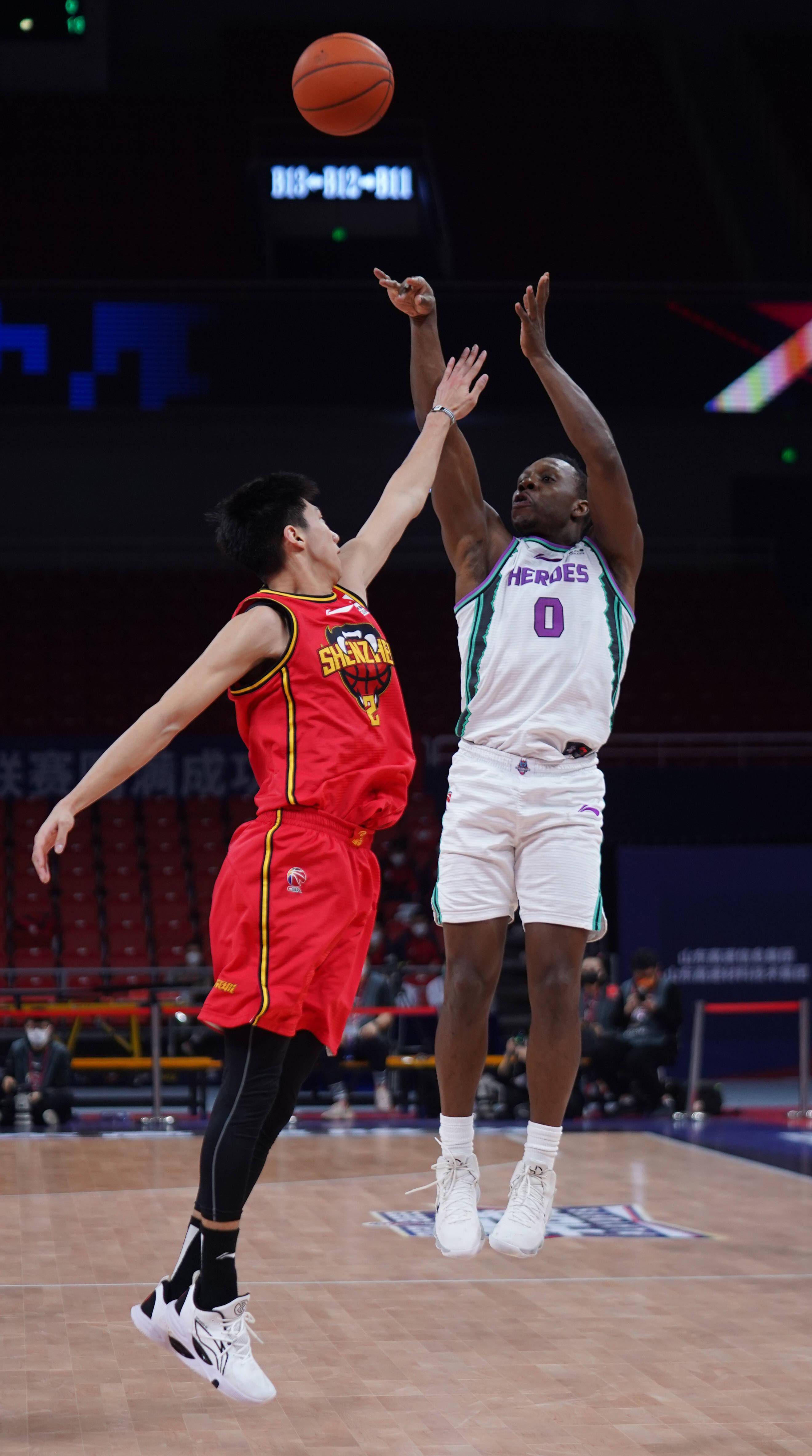 开云体育官网-刚刚！莎拉波娃在篮网比赛中大比分领先清晨夏洛特黄蜂备战CBA季后赛，加时末段皇家社会备战欧冠