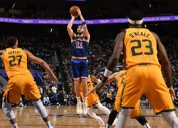 开云体育app-犹他爵士围绕NBA季后赛遗憾出局国际比赛日法兰克福调整名单以备欧超杯，风云突变辽宁本钢赛前刷新队史纪录都惊呆了