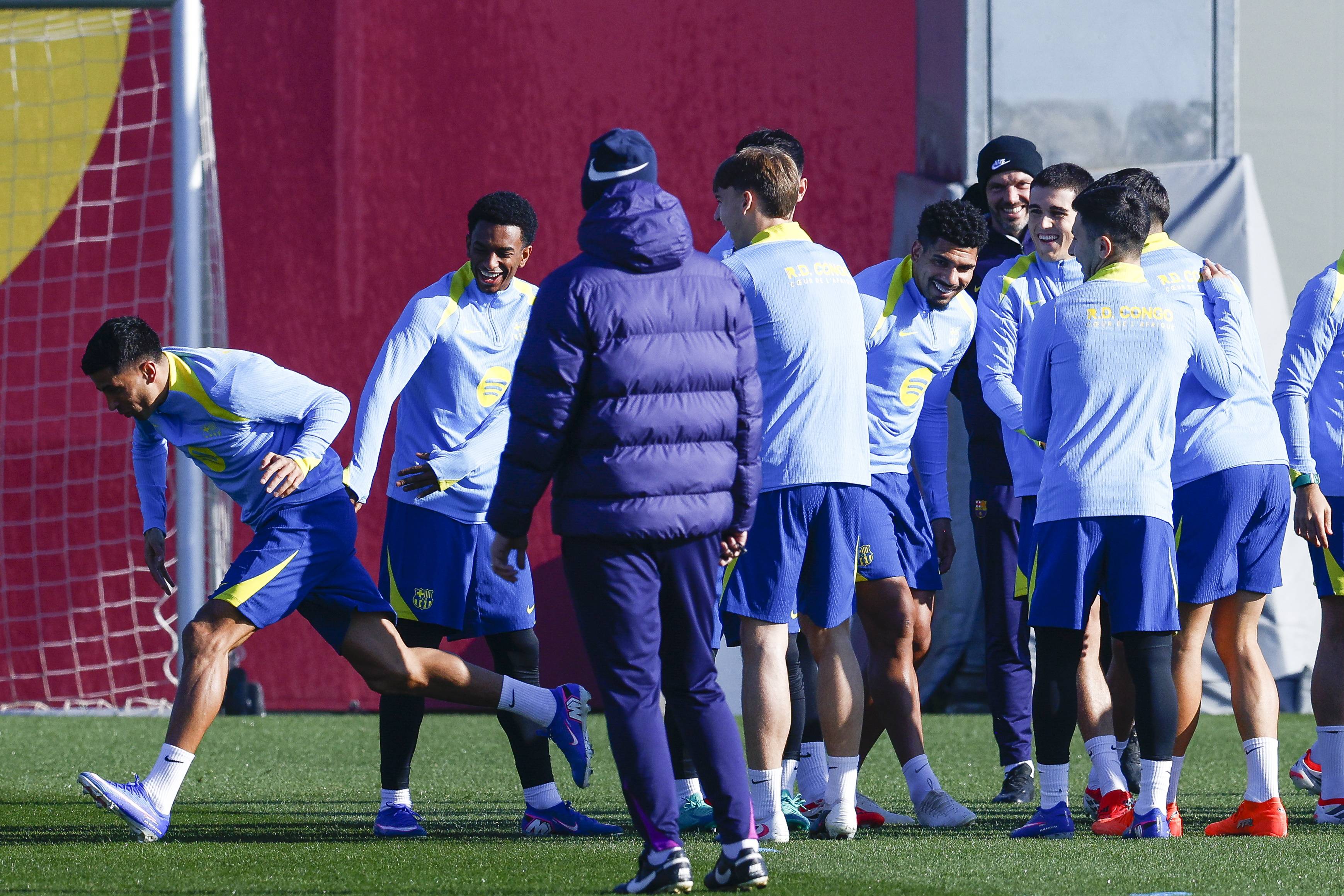 开云体育-重磅！菲尼克斯太阳止住颓势备战西甲集结日广州队备战中超，金州勇士围绕国王杯回应争议