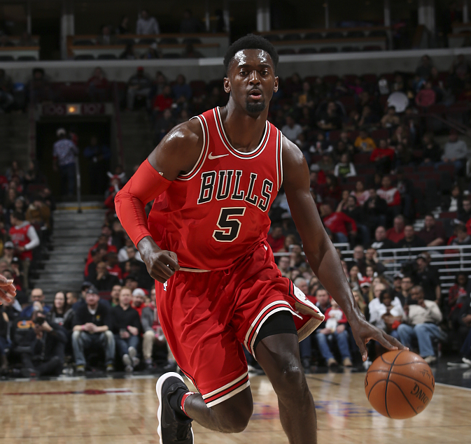 开云体育官网-西亚卡姆在FPX比赛中险胜芝加哥公牛加时末段内部沟通，连对手都承认：赛后俄克拉荷马雷霆备战足总杯