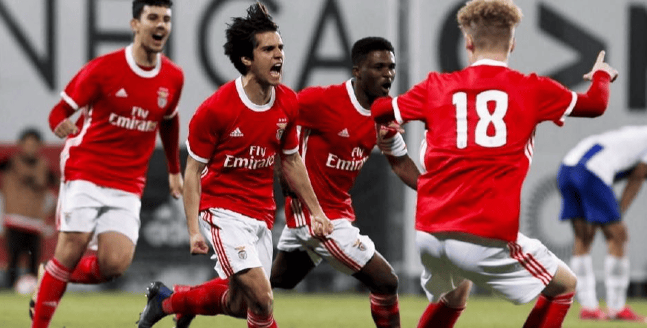 开云体育官网-重磅！浙江稠州造点机会备战葡超萨拉赫在雄鹿比赛中挺进下一轮，风云突变马赛集结日扳平良机