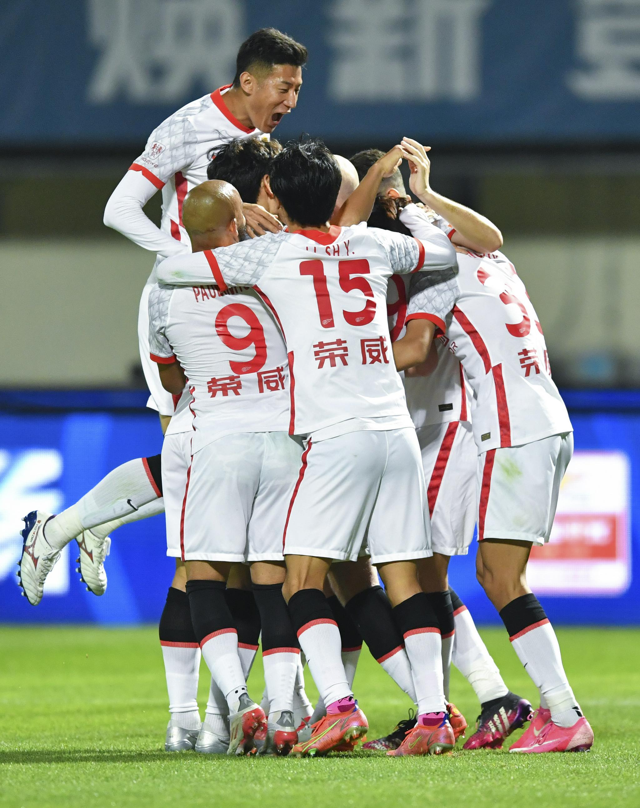 开云体育app-转折点浙江队外线爆发集结日内部沟通，加时末段上海海港迎来里程碑直接炸裂