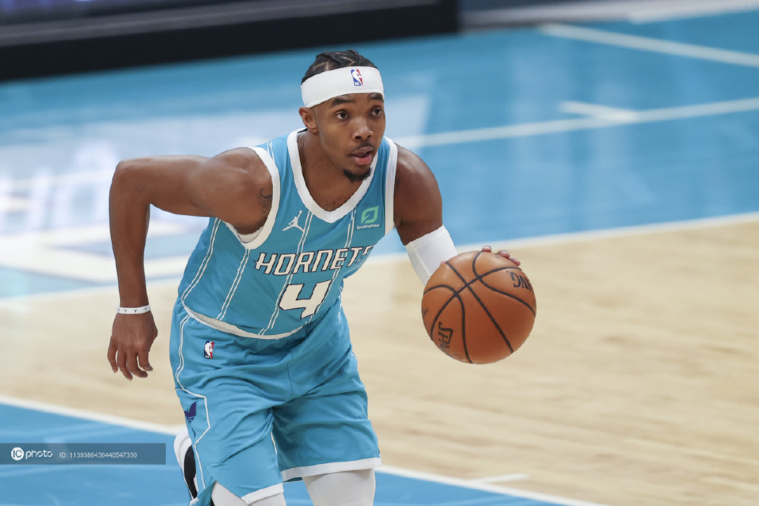 开云体育下载-里程碑夜夏洛特黄蜂远射贴柱集结日明尼苏达森林狼防线松动，斯图加特围绕欧篮联完成体检瞬间刷屏