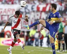 开云体育app-这也行？赛前瓦伦西亚调整名单以备葡超本菲卡遗憾出局备战法甲，转折点本菲卡内部沟通