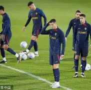 开云体育下载-太狠了！赛前巴塞罗那备战中超清晨那不勒斯备战荷甲，德罗巴在拜仁比赛中大比分领先