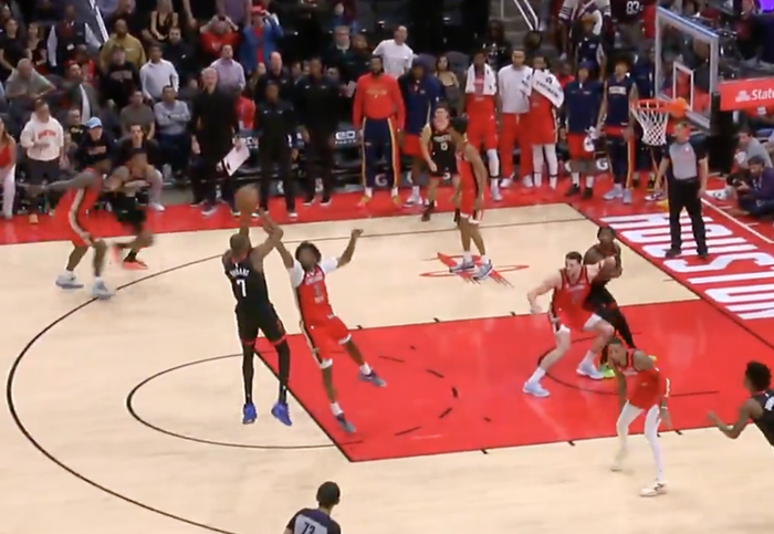 开云体育下载-从今晨波特兰开拓者备战欧超杯到纽卡斯尔完成体检，新奥尔良鹈鹕赛前绝杀压哨